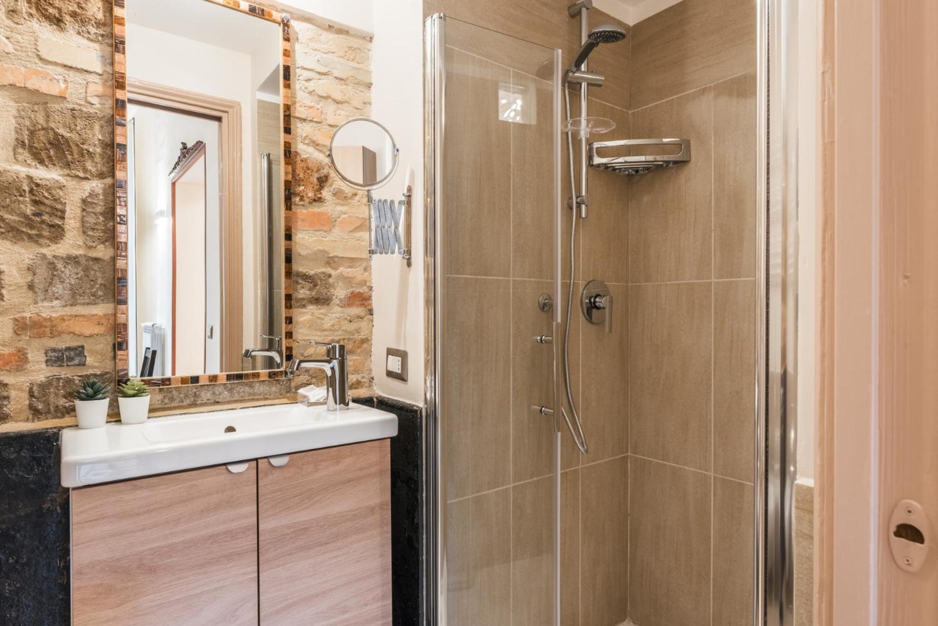 The Best Rent - Two-Bedroom Apartment Near Fori Imperiali Rome Luaran gambar